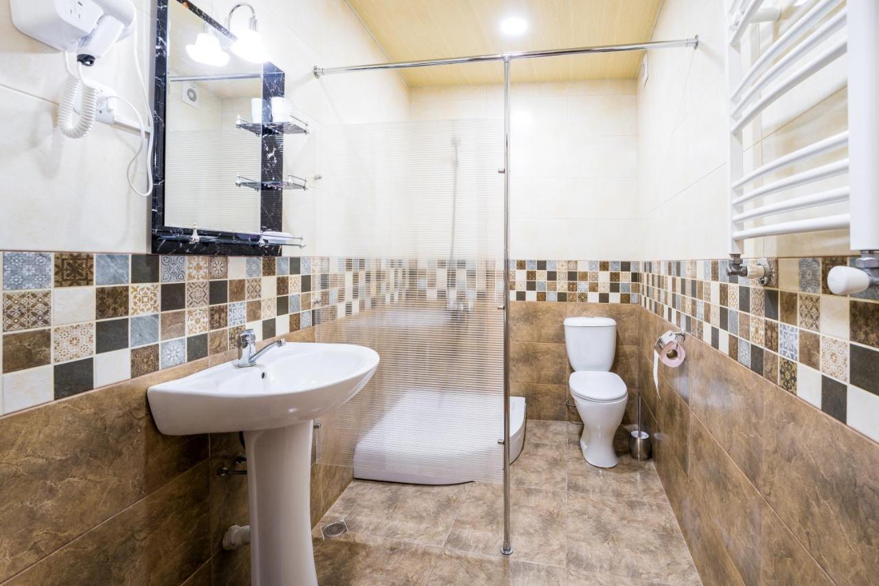 Hotel Georgian House à Koutaïssi Extérieur photo