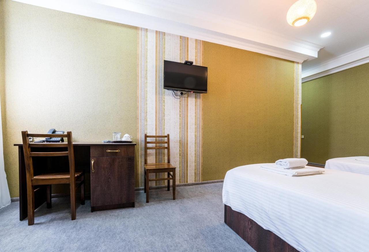 Hotel Georgian House à Koutaïssi Extérieur photo