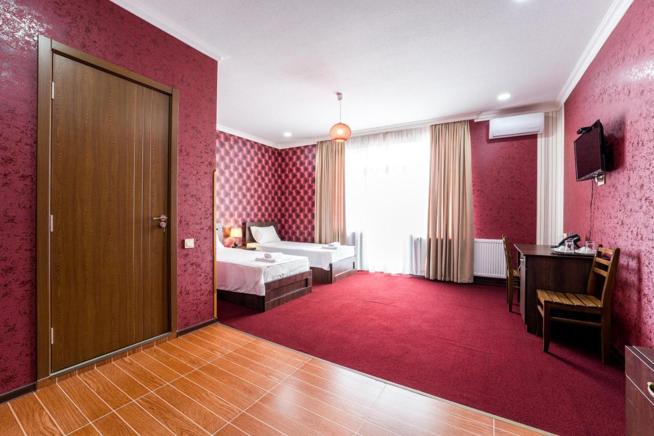 Hotel Georgian House à Koutaïssi Extérieur photo