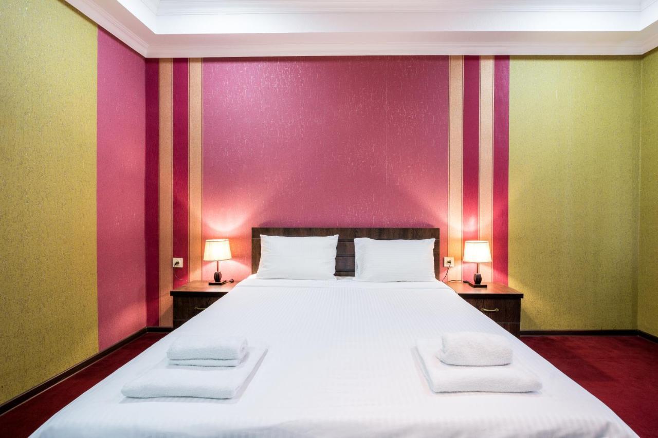 Hotel Georgian House à Koutaïssi Extérieur photo
