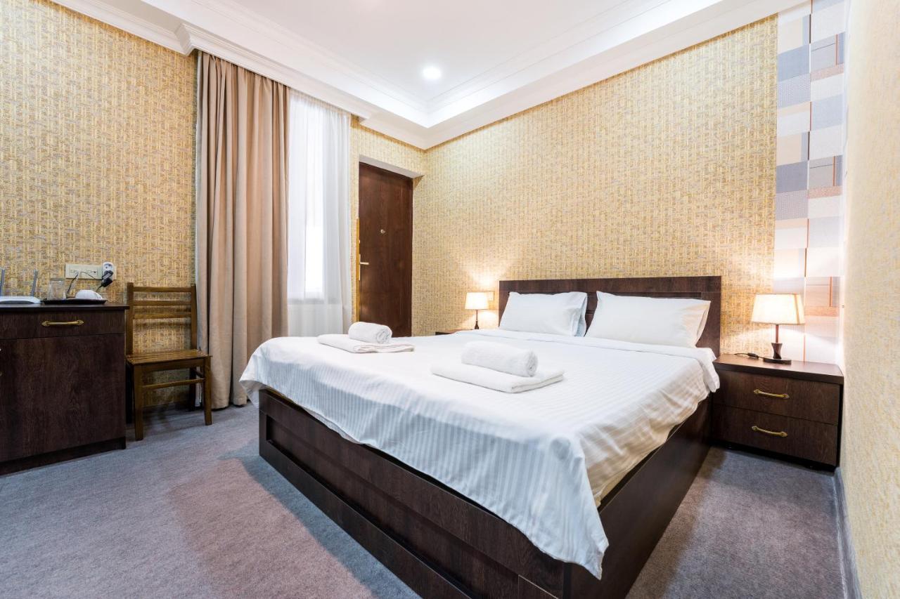 Hotel Georgian House à Koutaïssi Extérieur photo