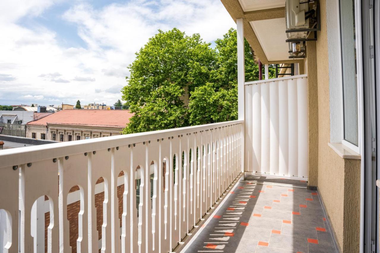 Hotel Georgian House à Koutaïssi Extérieur photo
